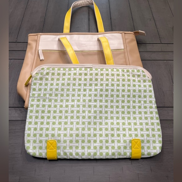 Isaac Mizrah large office bag. Has a laptop zip up soft cover as well. - Picture 12 of 16